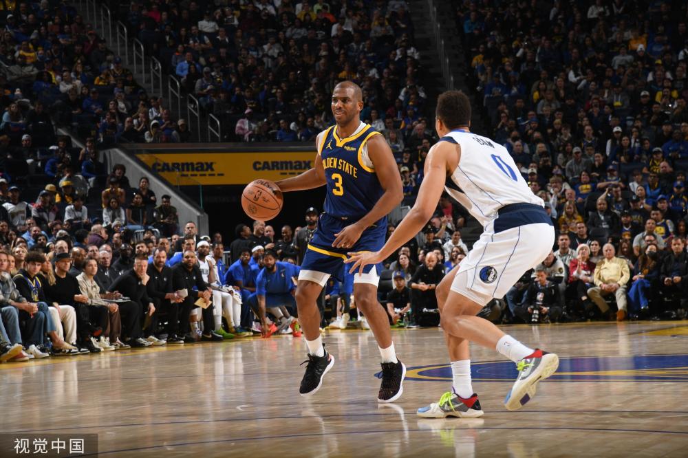 中展示了他 中展示了他